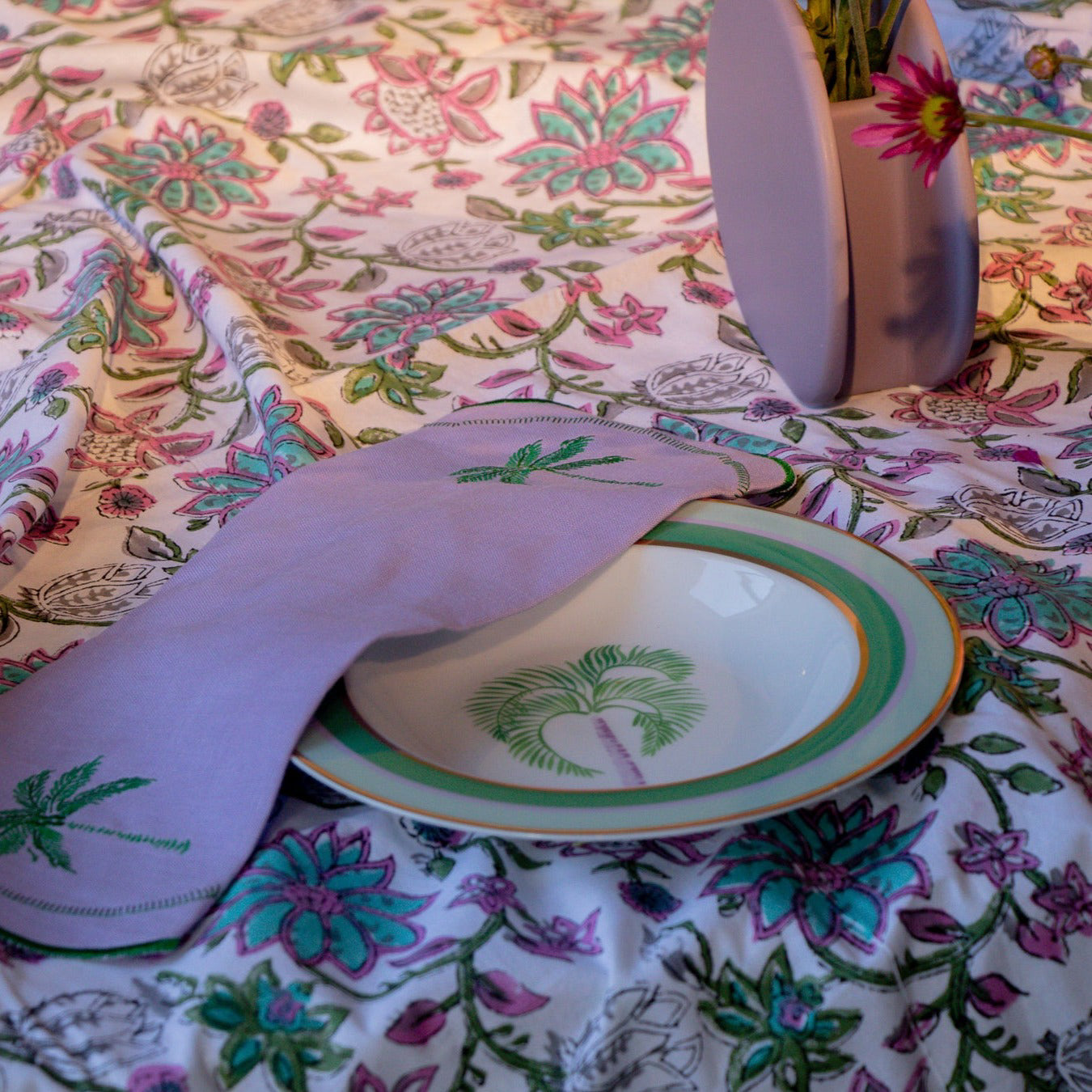 Bol à soupe en porcelaine Bernadette Palm blanc avec motifs verts et lilas (lot de 4)