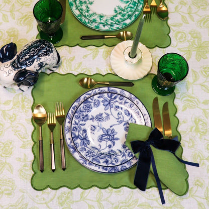 Bougie conique extra haute vert pin (1 boîte de 25 bougies)